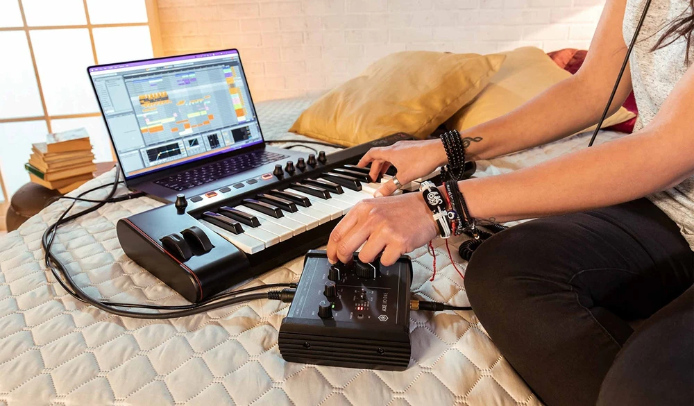 ik-multimedia-axe-i-o-one-ses-karti-asimetrik-e-ticaret-gorsel1